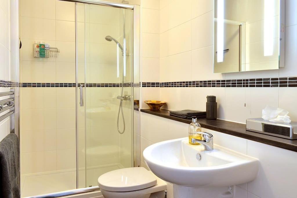 شقة **Spotless, Bright 2 Double Bed, Period Features** باث المظهر الخارجي الصورة